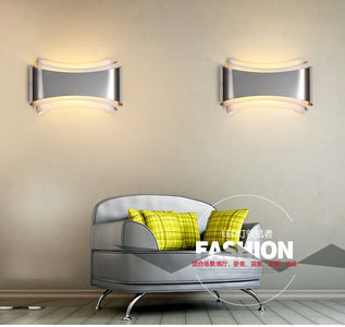 Modern LED Curved Wall Lamp